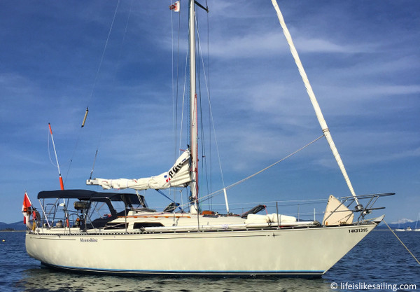 Moonshine - Vor Anker während eines Segeltörns